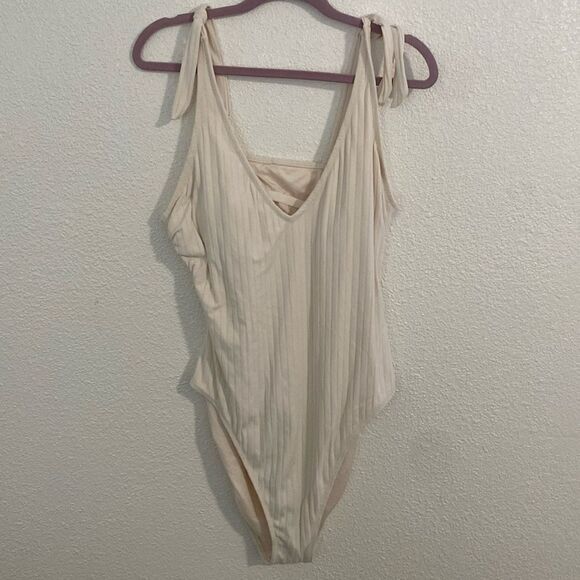Shade & Shore-cream-one piece swimsuit- tie shoulder strap- cut out back-Size XL - Picture 1 of 10